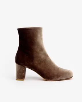 Agnes Boot in Brown Velvet