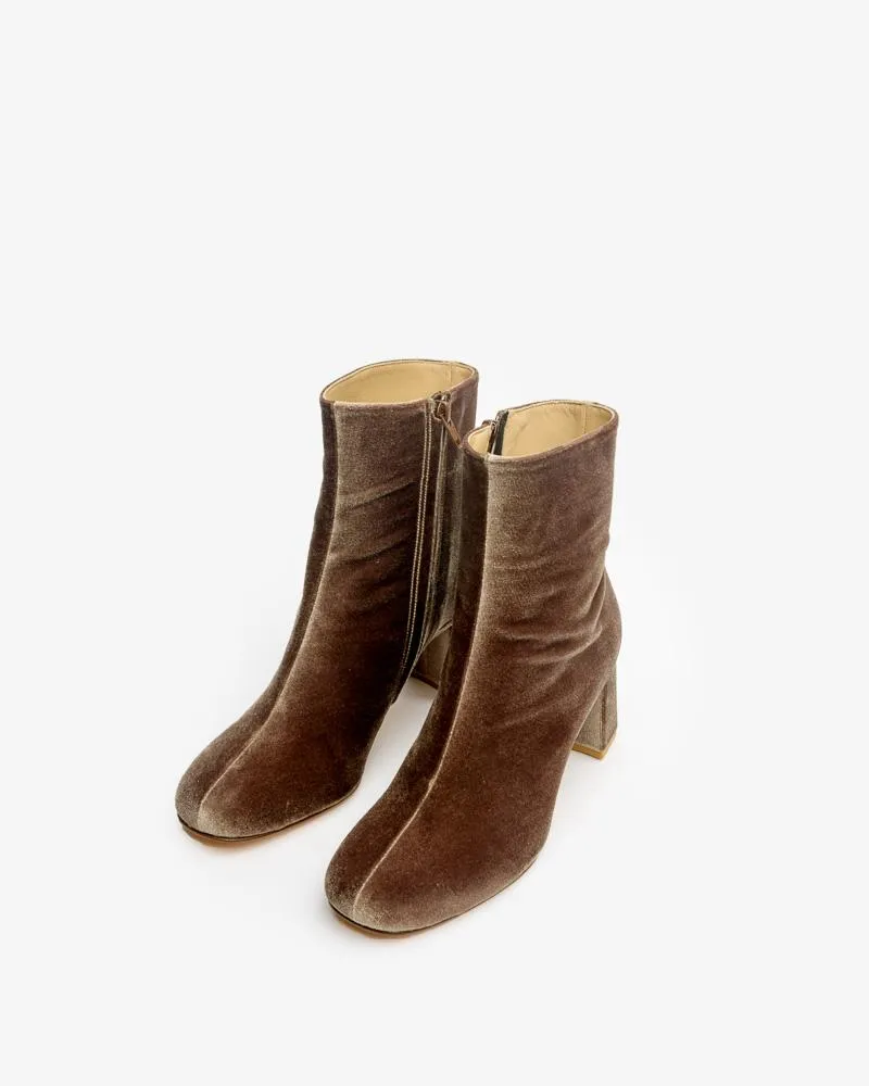 Agnes Boot in Brown Velvet