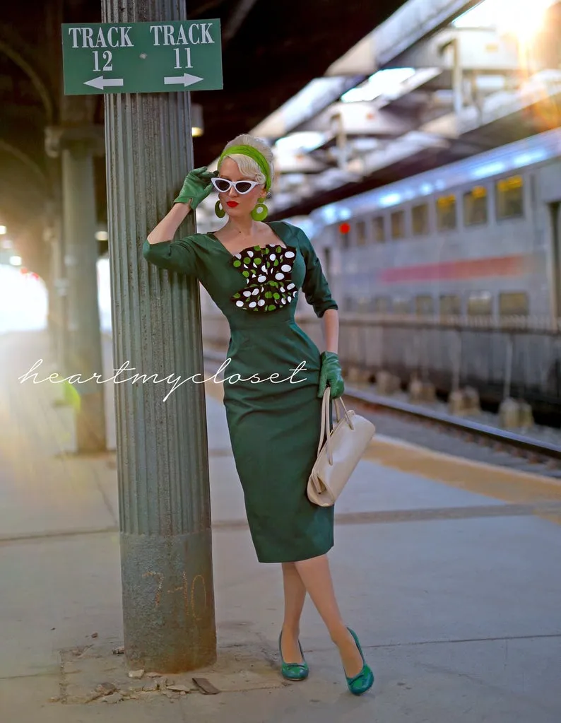 Green with polkadot bow - 1950s vintage dress