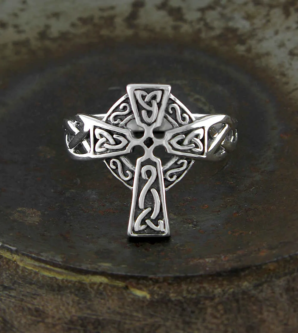 Traditional Celtic Cross With Nimbus Oxidized Ring