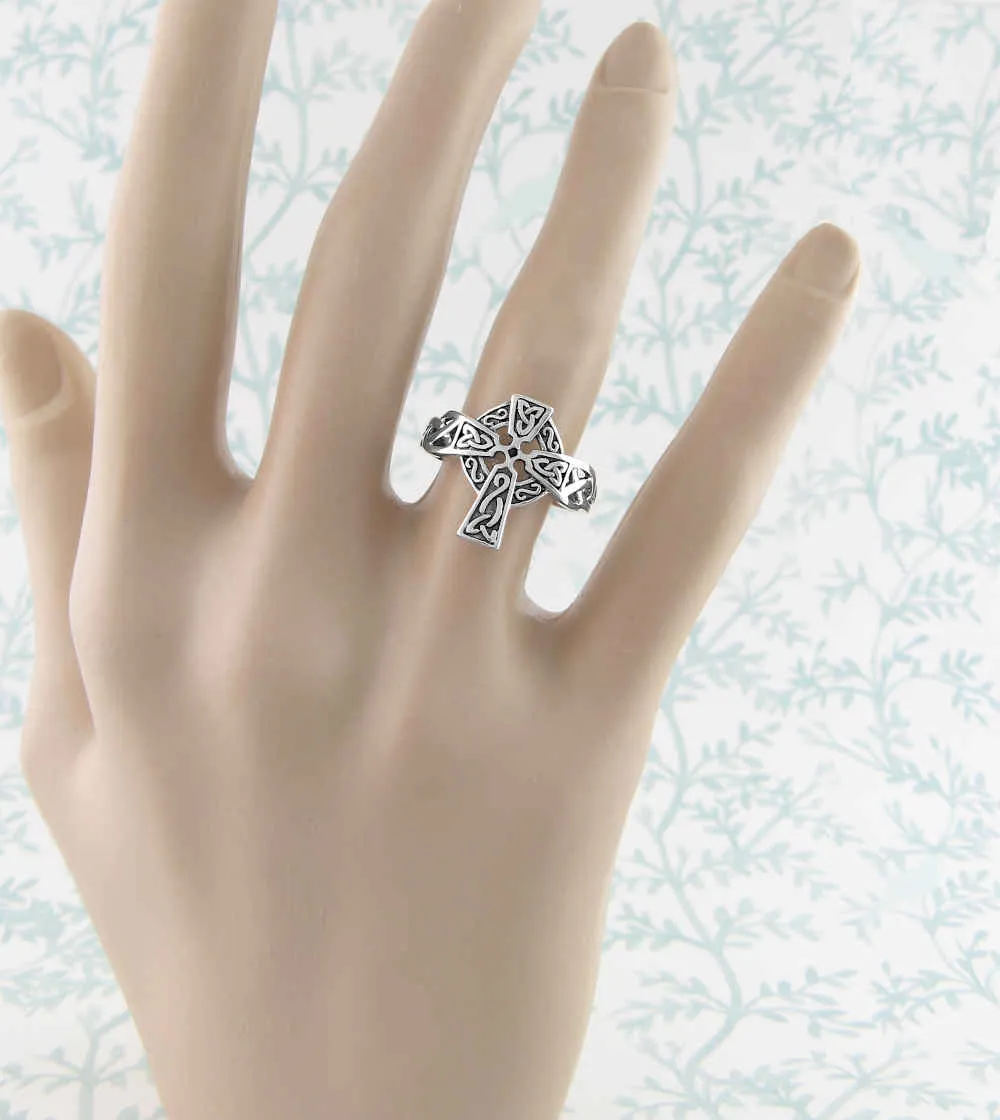 Traditional Celtic Cross With Nimbus Oxidized Ring