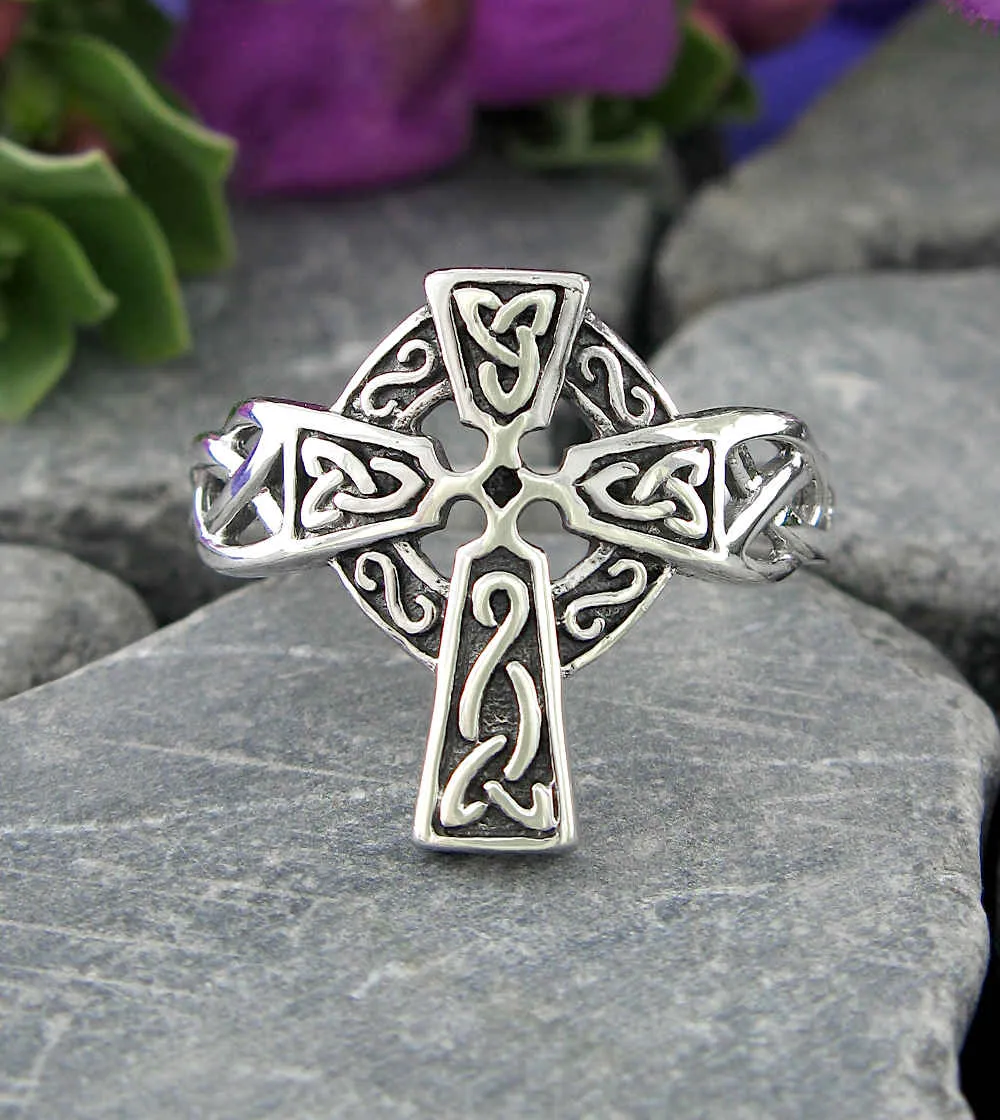 Traditional Celtic Cross With Nimbus Oxidized Ring